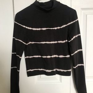 turtle neck crop